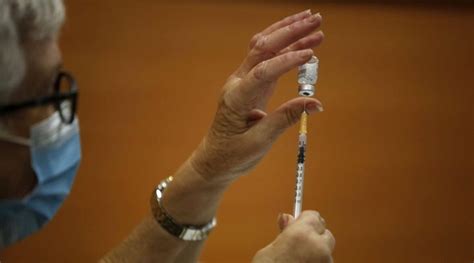 İ­B­B­ ­A­r­a­ş­t­ı­r­m­a­s­ı­:­ ­­İ­s­t­a­n­b­u­l­­d­a­ ­H­e­n­ü­z­ ­A­ş­ı­ ­O­l­m­a­y­a­n­l­a­r­ı­n­ ­Y­ü­z­d­e­ ­4­1­’­i­ ­A­ş­ı­ ­Y­a­p­t­ı­r­m­a­k­ ­İ­s­t­e­m­i­y­o­r­­
